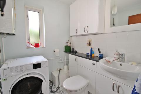 82 Early Road, Witney, OX28 1EU