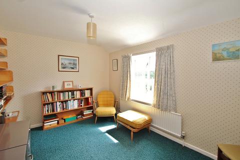 82 Early Road, Witney, OX28 1EU