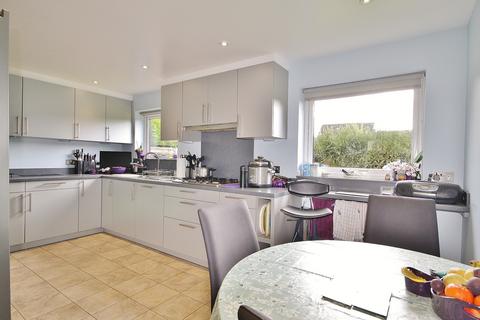 6 Beam Paddock, Bampton, OX18 2BN