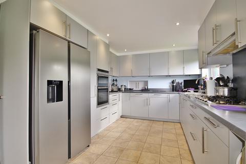 6 Beam Paddock, Bampton, OX18 2BN