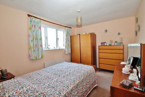 25 Burwell Meadow, Witney, OX28 5JG