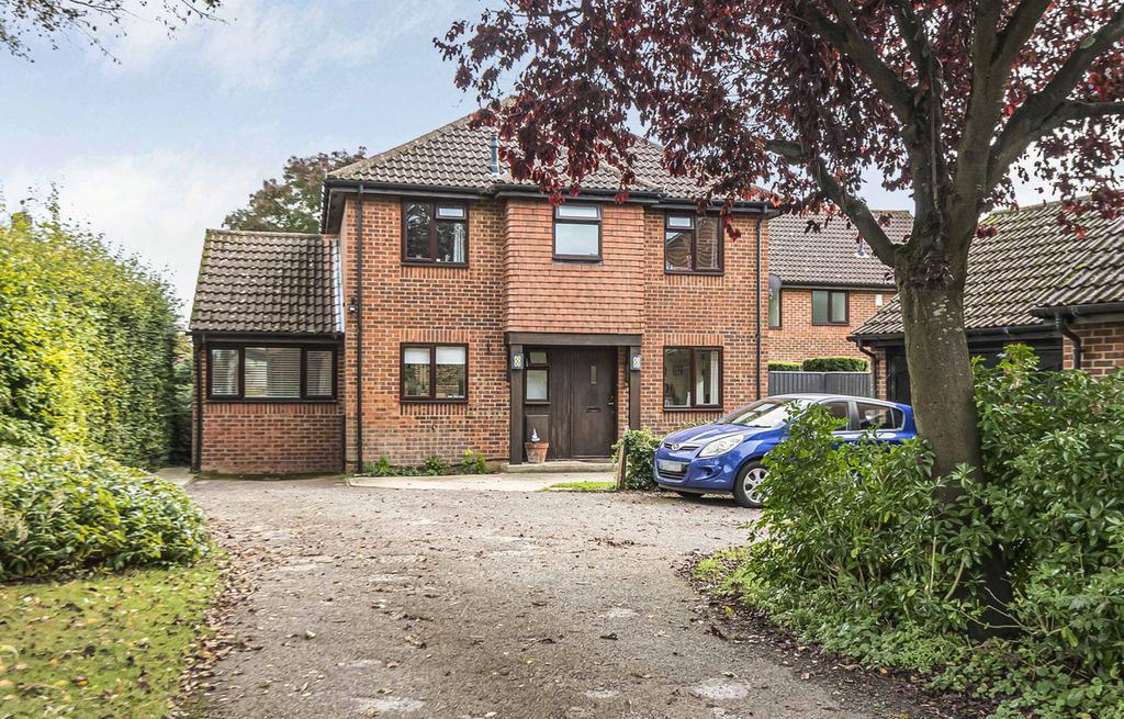 Alexander Close, Abingdon, OX14 4 bed detached house for sale £525,000