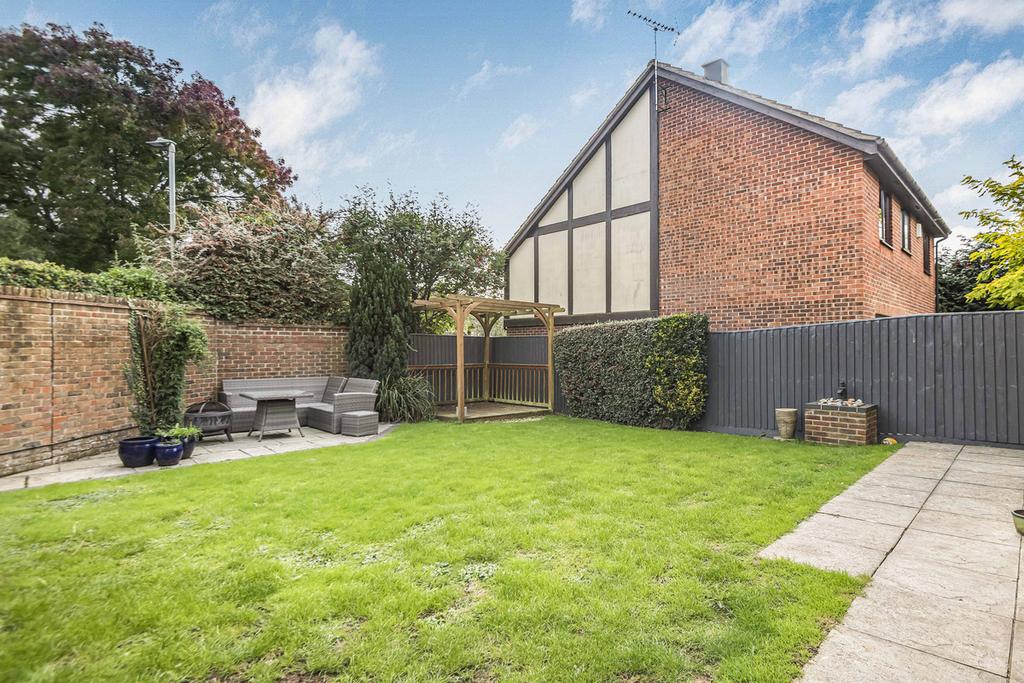 Alexander Close, Abingdon, OX14 4 bed detached house for sale £525,000