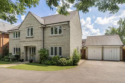 4 bedroom detached house for sale, Restharrow Mead, Bicester, OX26
