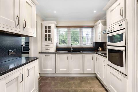 1 Brookside, Oakley, Aylesbury, HP18 9PN
