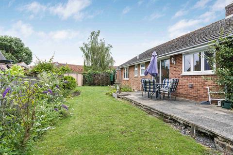 1 Brookside, Oakley, Aylesbury, HP18 9PN