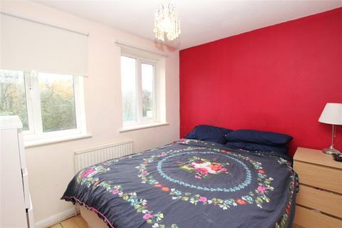 1 Camelot Close, London, SE28 0ES