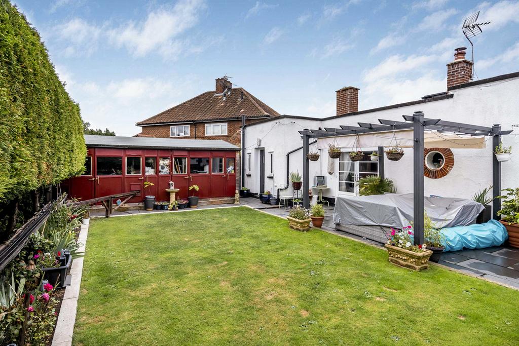 Priory Road, Bicester, OX26 3 bed bungalow for sale £525,000