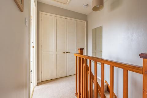 27 Bracken Close, Carterton, OX18 1UA