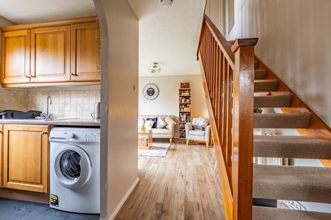 27 Bracken Close, Carterton, OX18 1UA