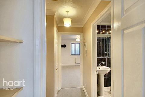 35 Semple Gardens, Chatham, ME4 6QD