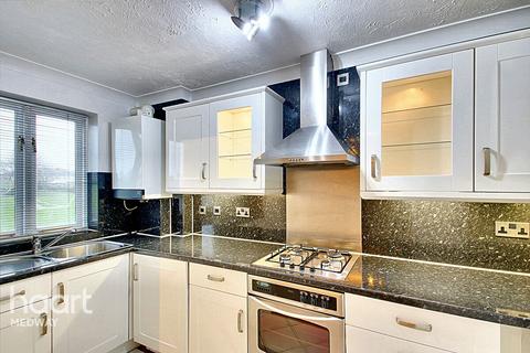 35 Semple Gardens, Chatham, ME4 6QD