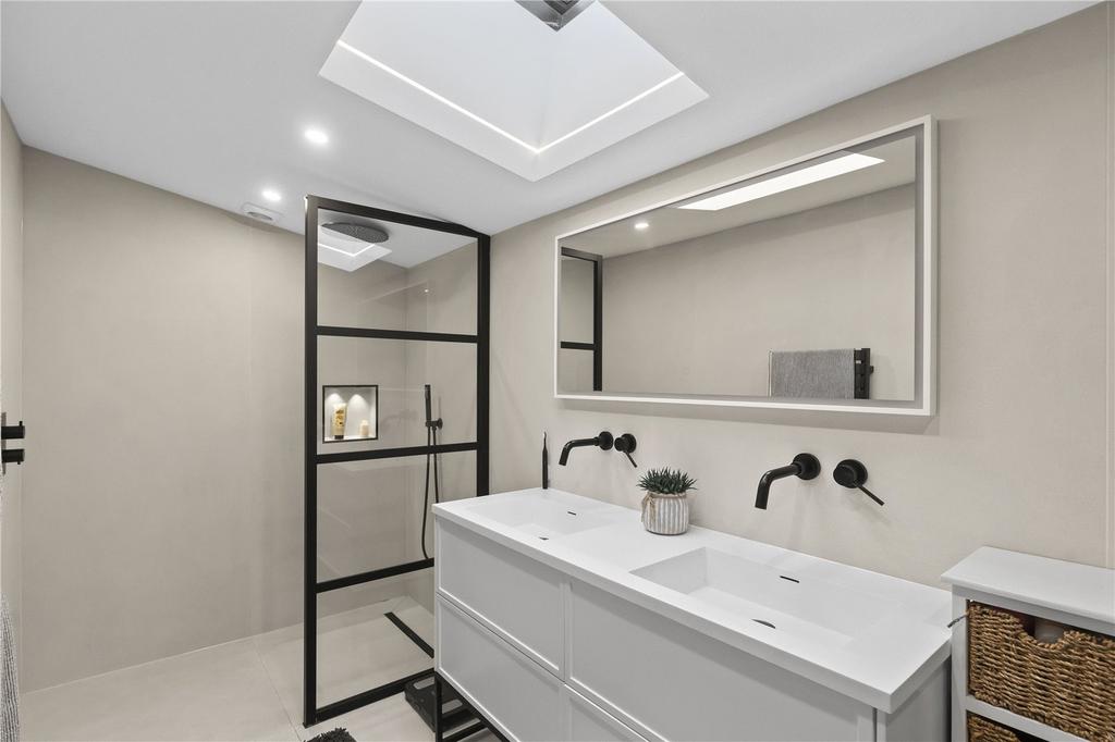 Ensuite