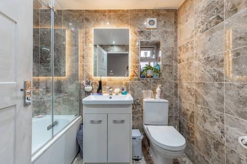 30a Tenby Gardens, Northolt, UB5 4DH