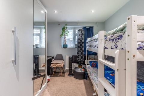 30a Tenby Gardens, Northolt, UB5 4DH