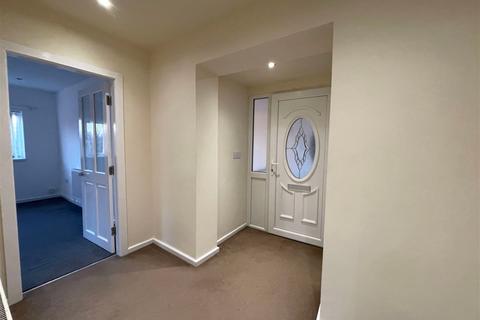 2 bedroom flat to rent, Kingsbridge Avenue, Hyde, SK14 3HN