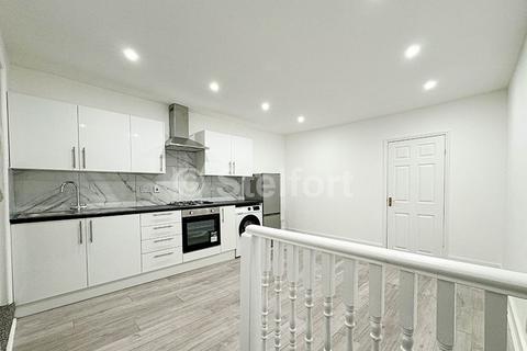 2 bedroom flat to rent, Lordship Road, London, N16