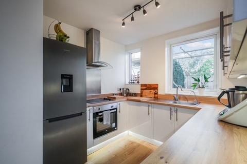 126 Saxon Drive, Acton, London, W3 0NT