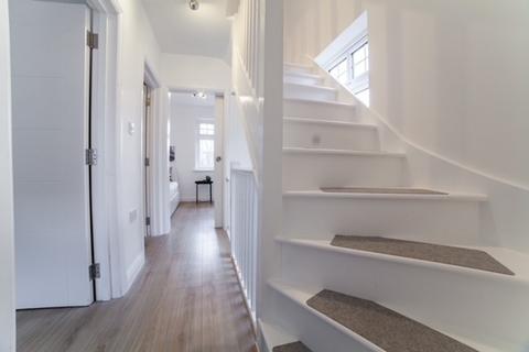 126 Saxon Drive, Acton, London, W3 0NT