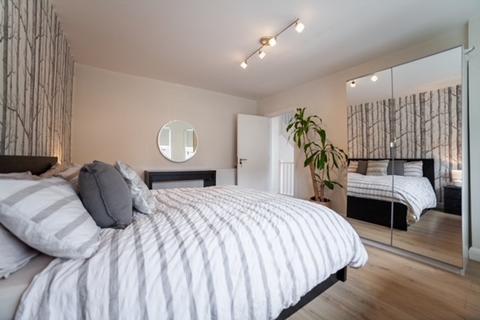 126 Saxon Drive, Acton, London, W3 0NT