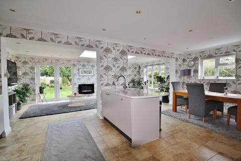 107 Abingdon Road, Standlake, Witney, OX29 7QN