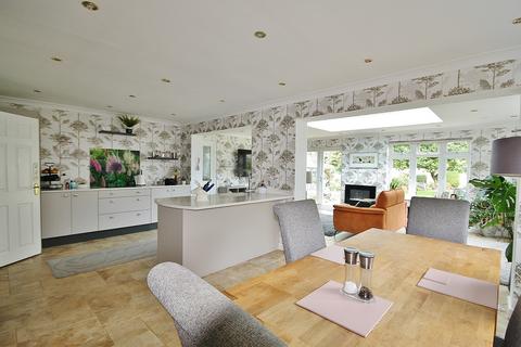 107 Abingdon Road, Standlake, Witney, OX29 7QN
