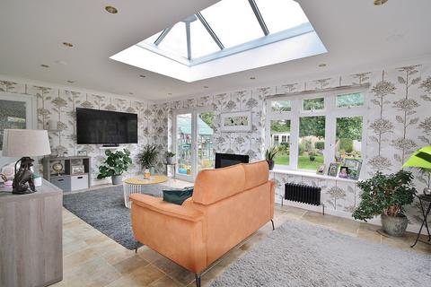 107 Abingdon Road, Standlake, Witney, OX29 7QN