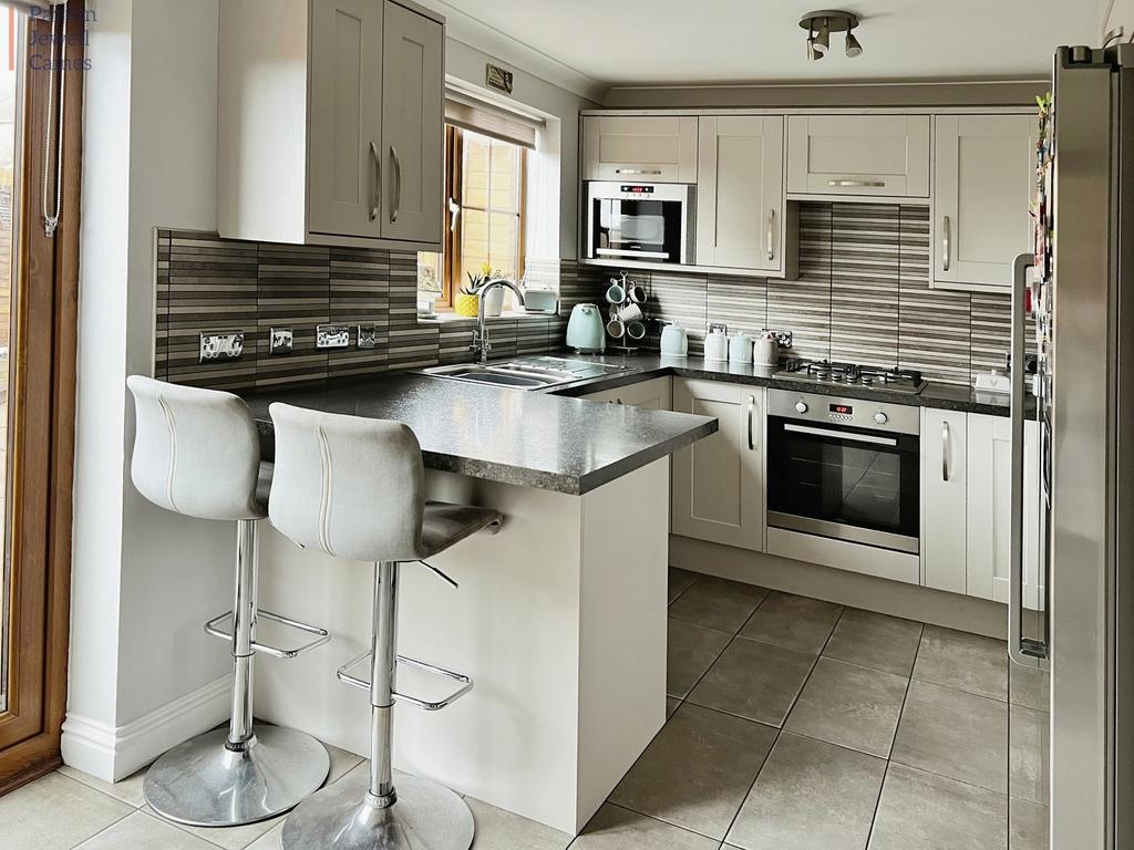 Mariners Point, Port Talbot, Neath Port Talbot. SA12 6DN 3 bed detached