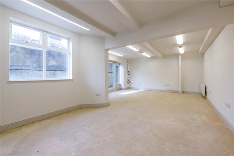 Shop to rent - West Street, Oundle, Northamptonshire, PE8