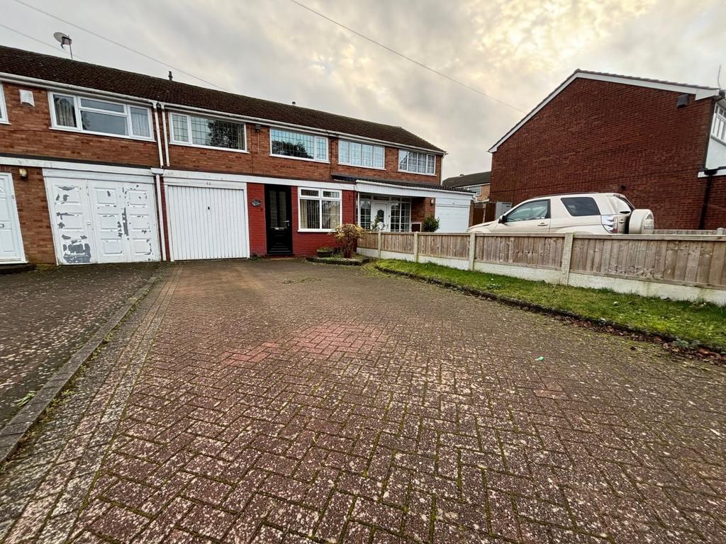 Lowlands Avenue, Sutton Coldfield... 3 bed house £1,200 pcm (£277 pw)