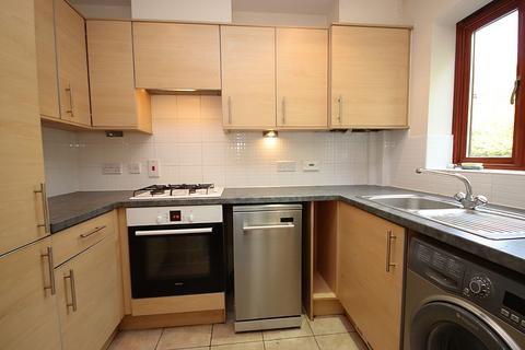 2 bedroom terraced house to rent, Holders Close, Billingshurst