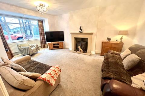 4 bedroom detached house for sale, Hawshaw Lane, Hoyland, Barnsley, S74 9ES