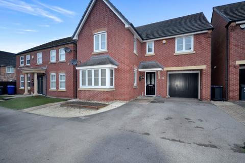 4 bedroom detached house to rent, Tickford Bank, Widnes, WA8 9AZ