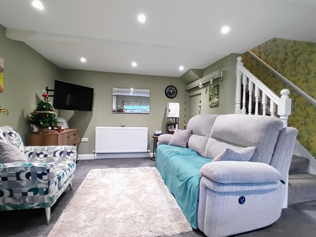 Ivy Lane, Allerton 2 bed terraced house for sale £130,000