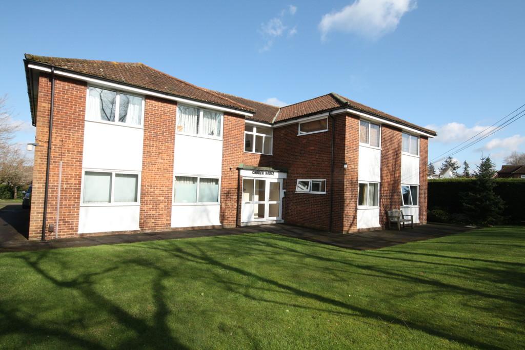LOWER ROAD, GREAT BOOKHAM, KT23 1 bed apartment £1,125 pcm (£260 pw)