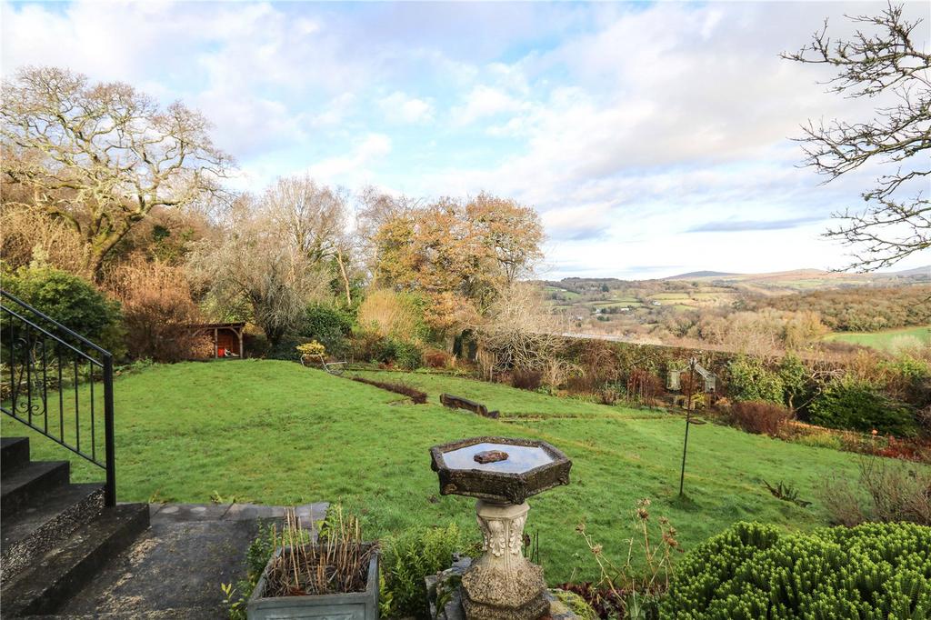 Yelverton, Devon 5 bed detached house for sale £600,000