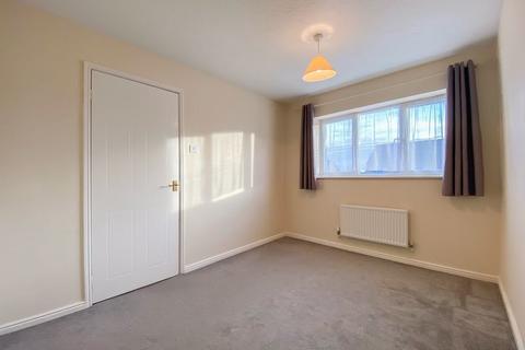 8 Camellia Gardens, Pendeford, Wolverhampton, WV9 5SH