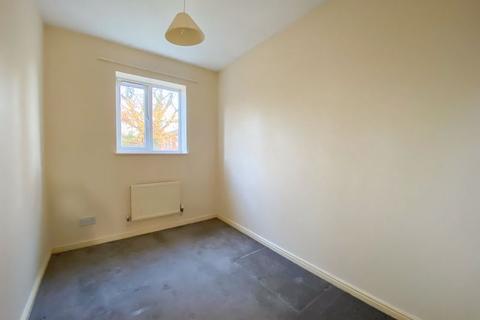 8 Camellia Gardens, Pendeford, Wolverhampton, WV9 5SH