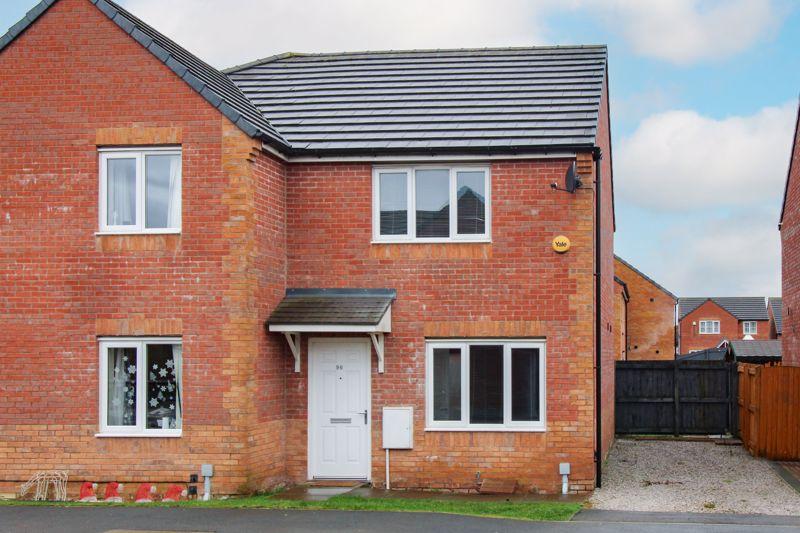 Lowry Way, Rochdale, OL11 2BE 2 bed semidetached house for sale £165,000