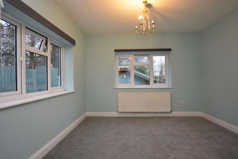 2 bedroom end of terrace house to rent, Headstone Lane, North Harrow