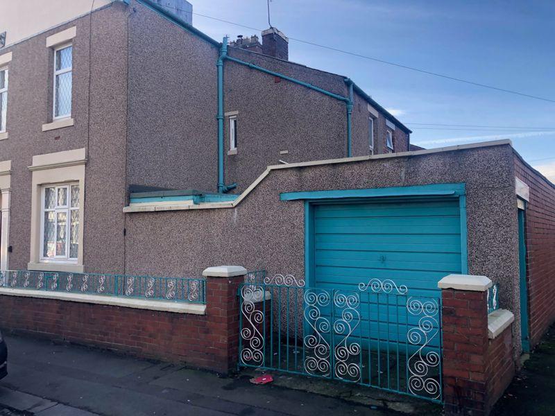 Laburnum Avenue, Wallsend NE28 3 bed terraced house £900 pcm (£208 pw)