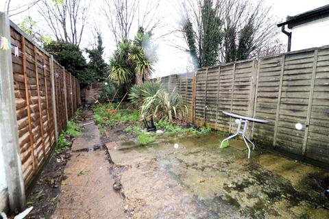 25 Manor Road, Erith, DA8 2AE