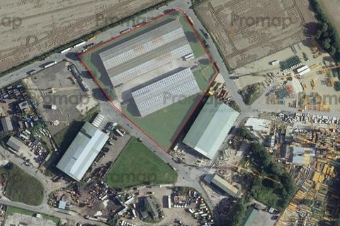 Industrial unit to rent - Airfield Industrial Estate, Units 6 & 7, Shipdham, Thetford, IP25