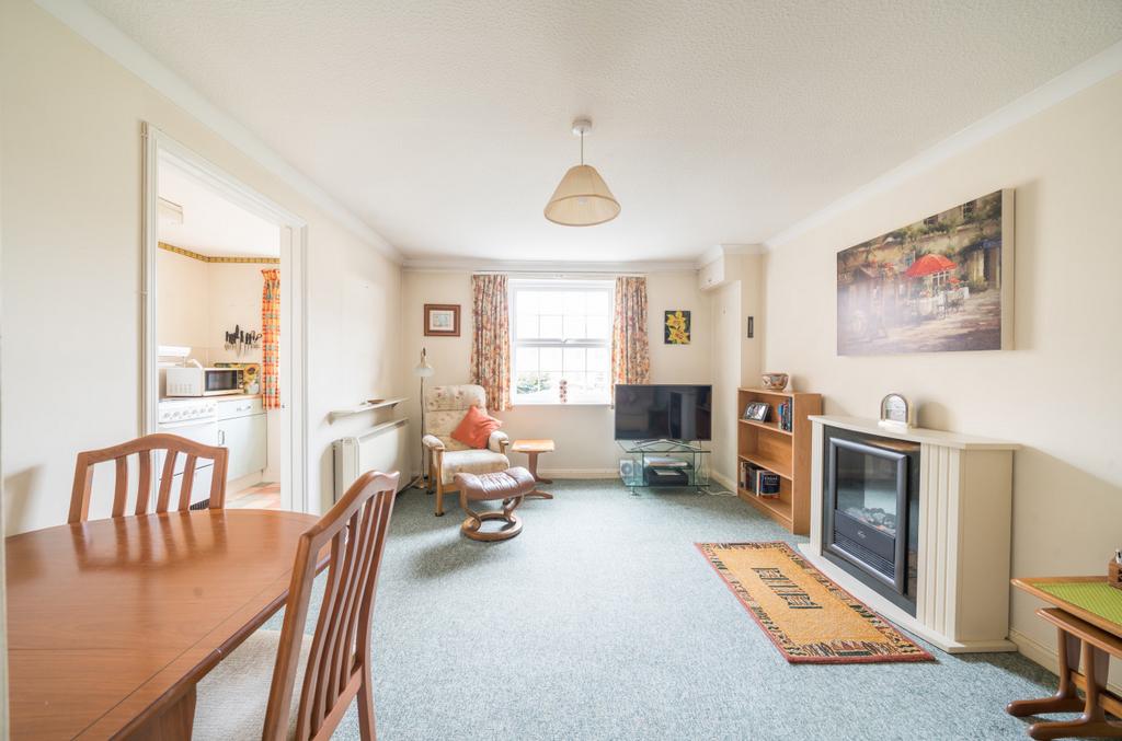 Eastgate Gardens, Taunton, TA1 2 bed apartment for sale £130,000