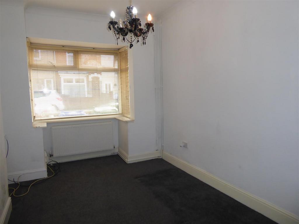Cooper Road, Grimsby 3 bed terraced house to rent £675 pcm (£156 pw)