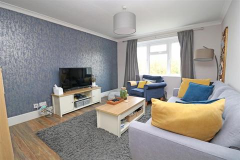 2 bedroom flat for sale, Swan Close, Hatfield Peverel, Chelmsford