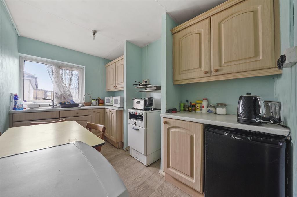 255 A East Lane - 1bmgnis Kp Bq Ci9 V4o B4 J.jpg