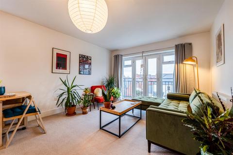 2 bedroom apartment for sale - Betjeman Road, Stratford-Upon-Avon