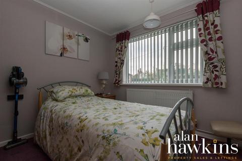 2 bedroom semi-detached bungalow for sale, Glevum Close, Purton, Swindon Sn5 4