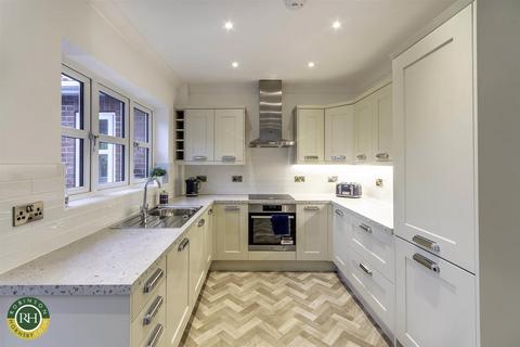 2 Broadgates, Blaxton, Doncaster, DN9 3PW